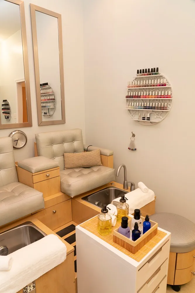 Manicure and pedicure station